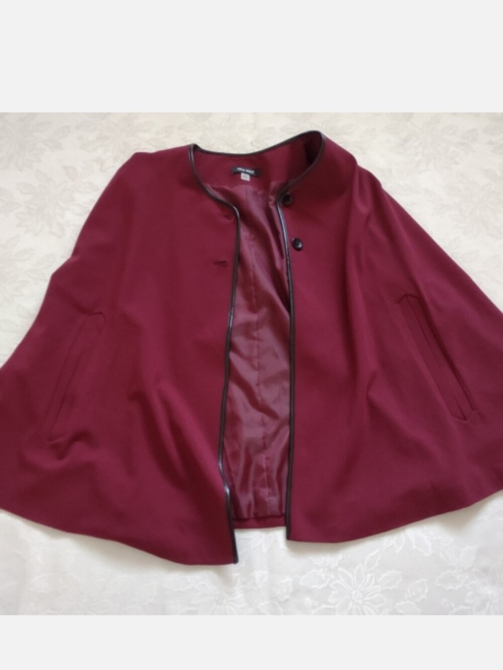 New 🎀 Bordeaux black faux leather cape Trim jacket Luxe Beauty